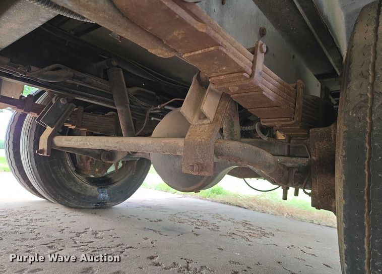 image for item EN8203 1996 Freightliner RV