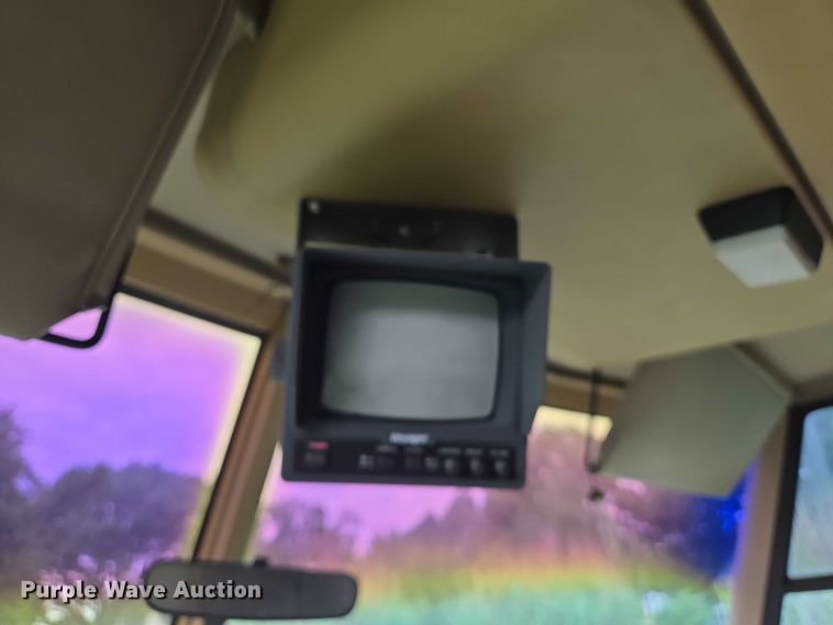 image for item EN8203 1996 Freightliner RV