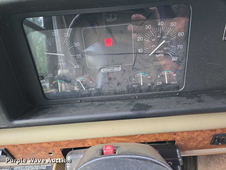 image for item EN8203 1996 Freightliner RV