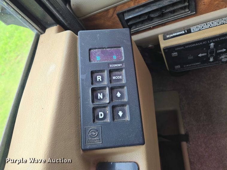 image for item EN8203 1996 Freightliner RV