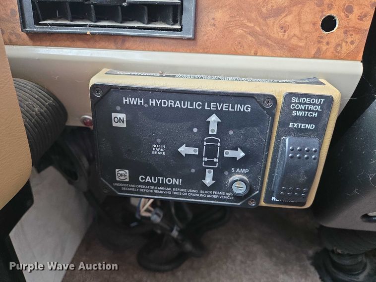 image for item EN8203 1996 Freightliner RV