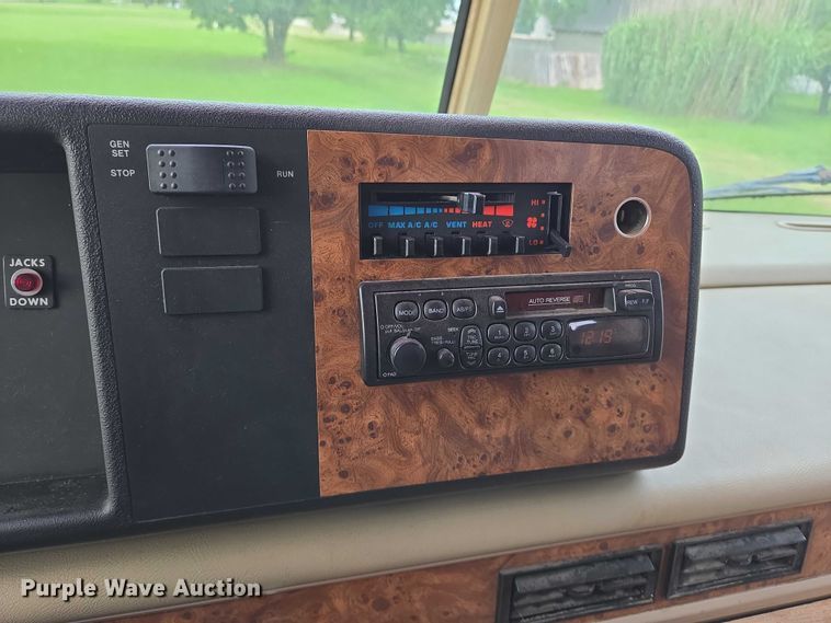 image for item EN8203 1996 Freightliner RV