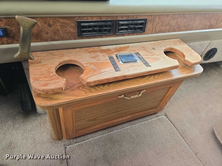 image for item EN8203 1996 Freightliner RV