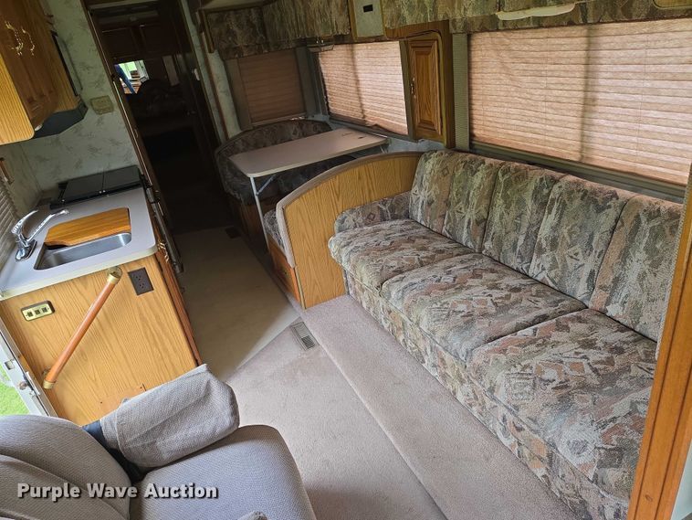 image for item EN8203 1996 Freightliner RV