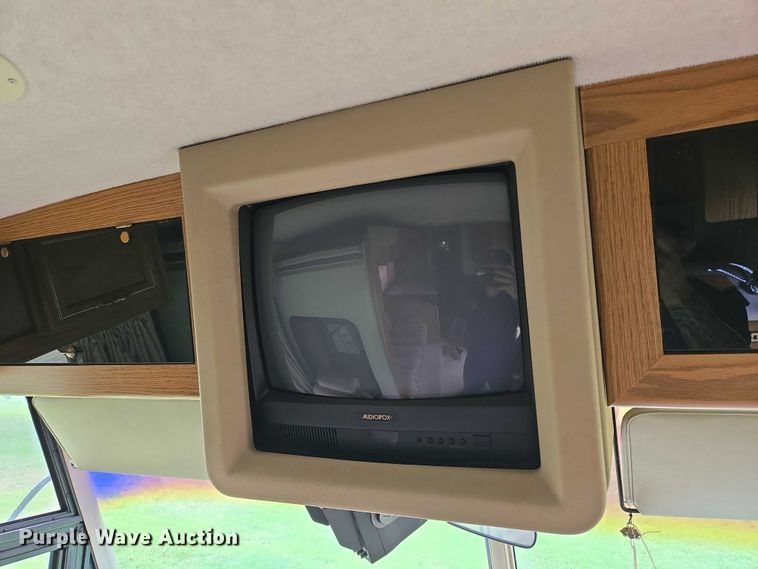 image for item EN8203 1996 Freightliner RV