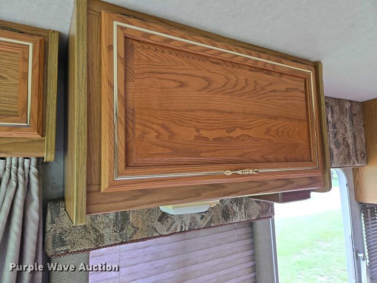 image for item EN8203 1996 Freightliner RV