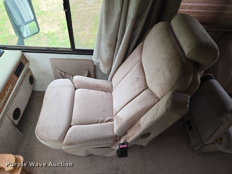 image for item EN8203 1996 Freightliner RV