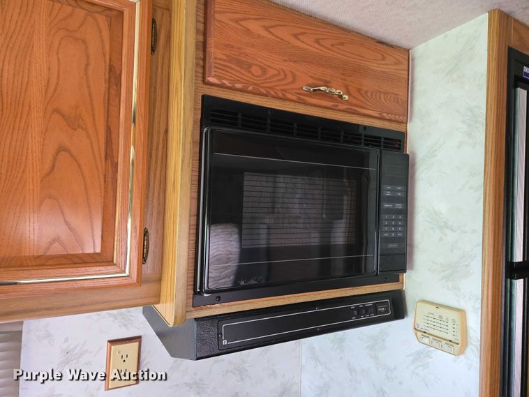 image for item EN8203 1996 Freightliner RV