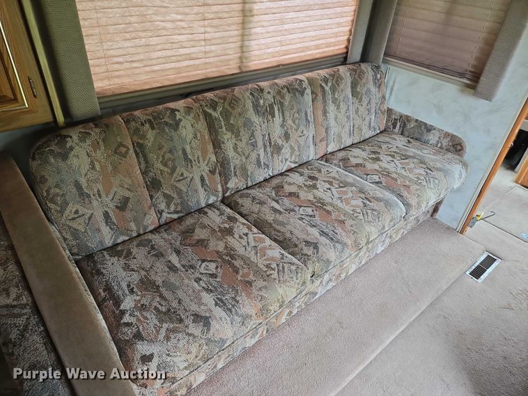 image for item EN8203 1996 Freightliner RV