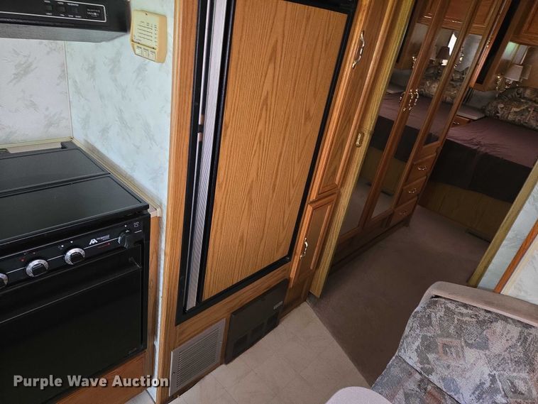 image for item EN8203 1996 Freightliner RV