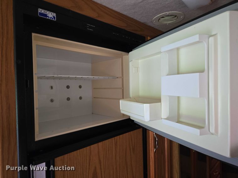 image for item EN8203 1996 Freightliner RV