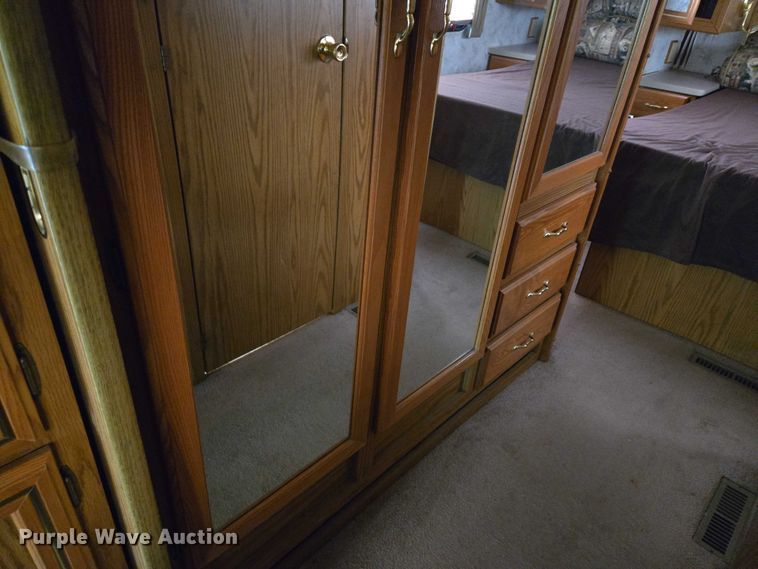 image for item EN8203 1996 Freightliner RV