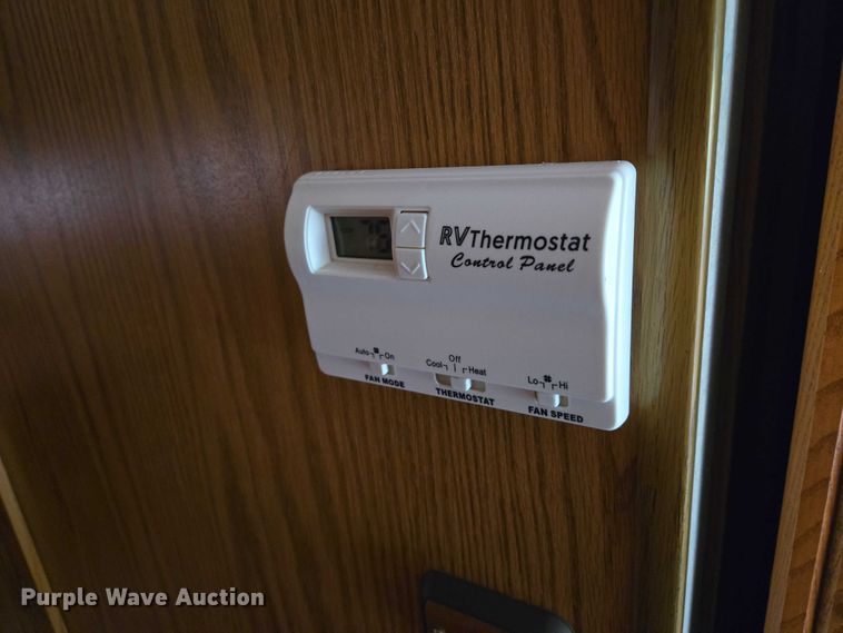 image for item EN8203 1996 Freightliner RV