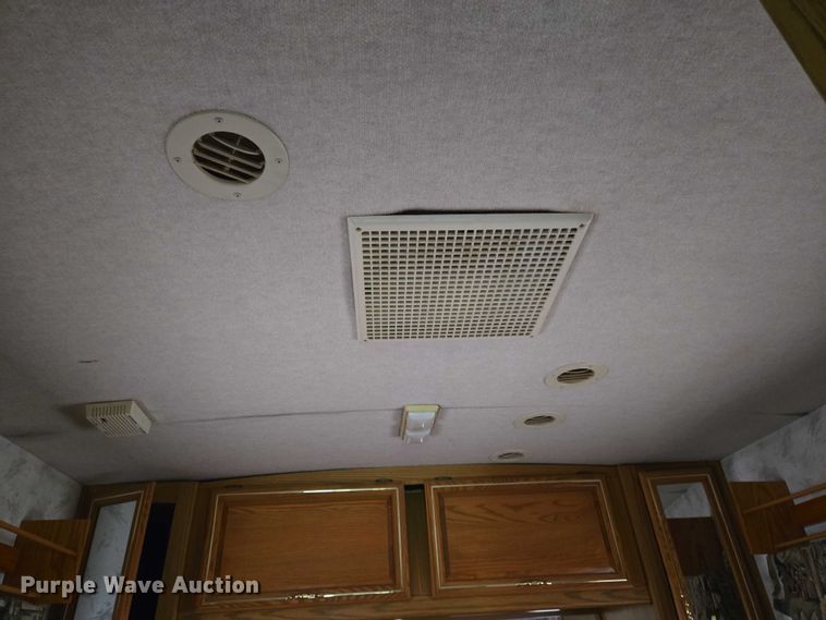 image for item EN8203 1996 Freightliner RV