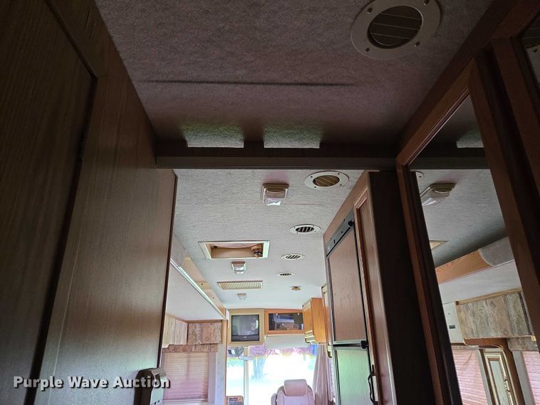 image for item EN8203 1996 Freightliner RV