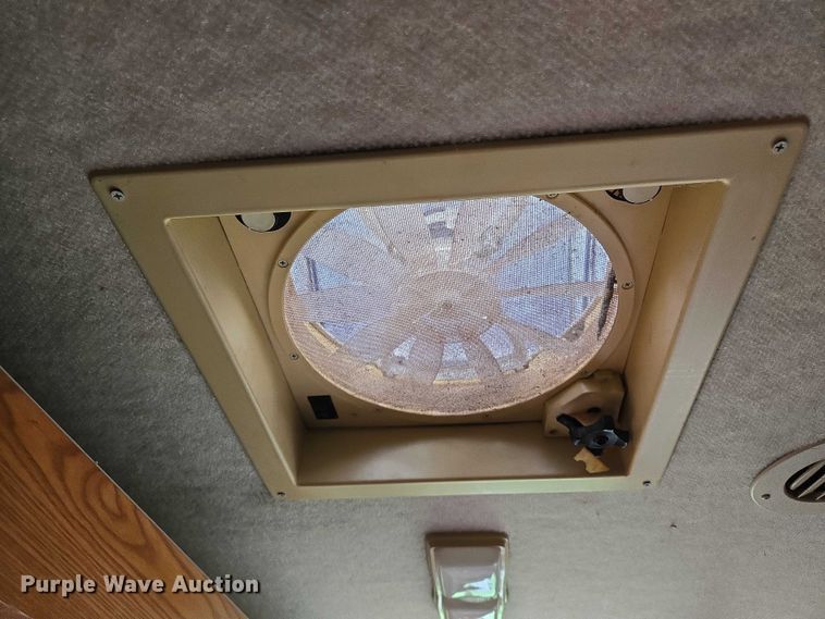 image for item EN8203 1996 Freightliner RV