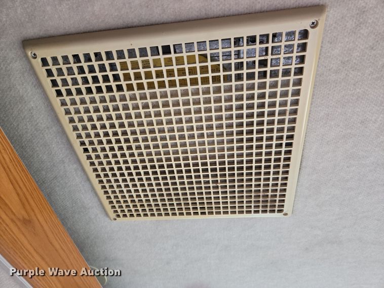 image for item EN8203 1996 Freightliner RV