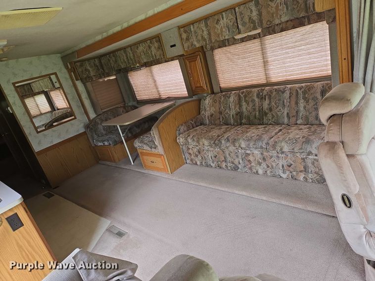 image for item EN8203 1996 Freightliner RV