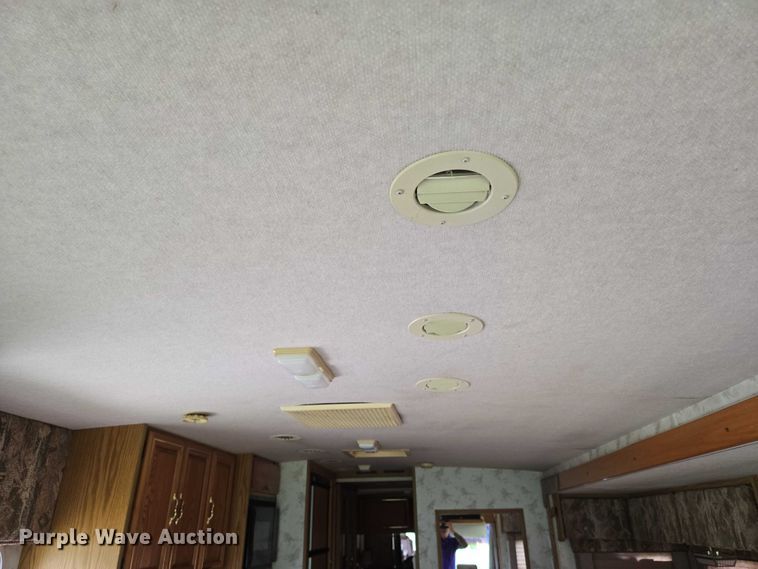 image for item EN8203 1996 Freightliner RV