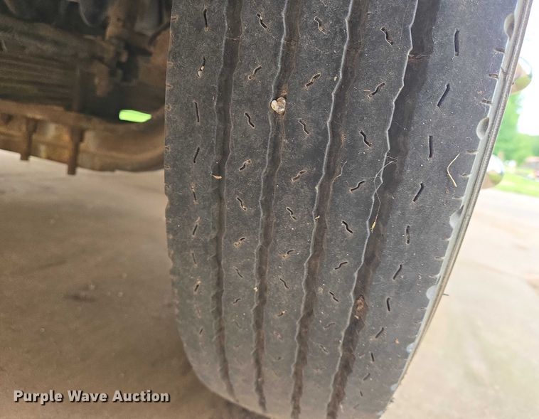 image for item EN8203 1996 Freightliner RV