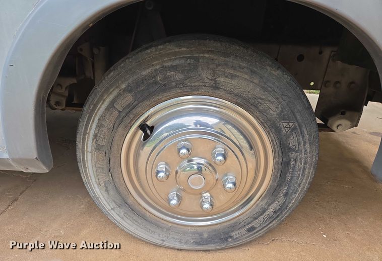 image for item EN8203 1996 Freightliner RV