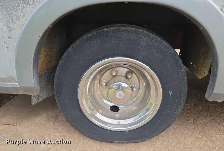 image for item EN8203 1996 Freightliner RV