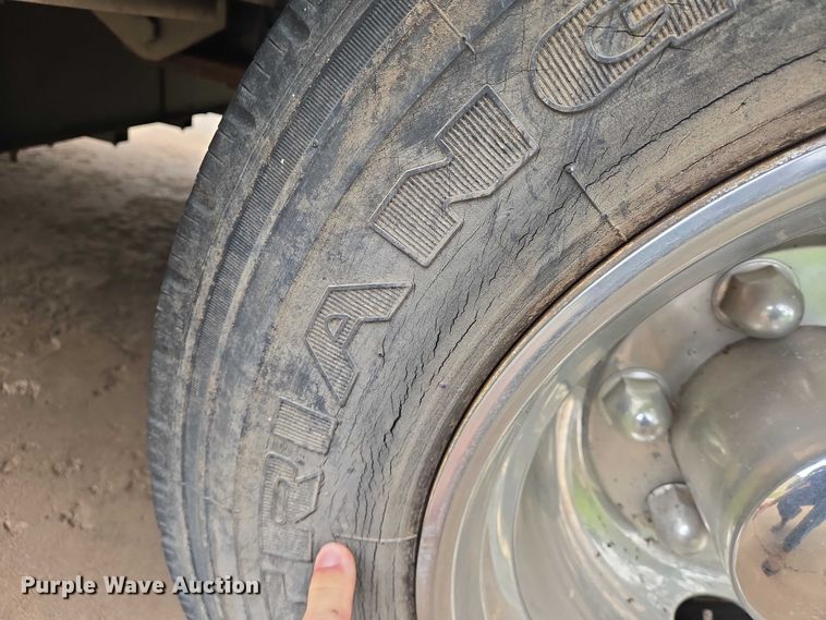 image for item EN8203 1996 Freightliner RV