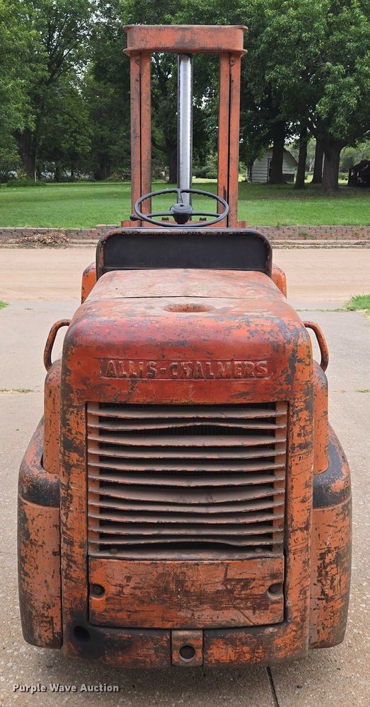 image for item EN8204 Allis-Chalmers FT 80 forklift