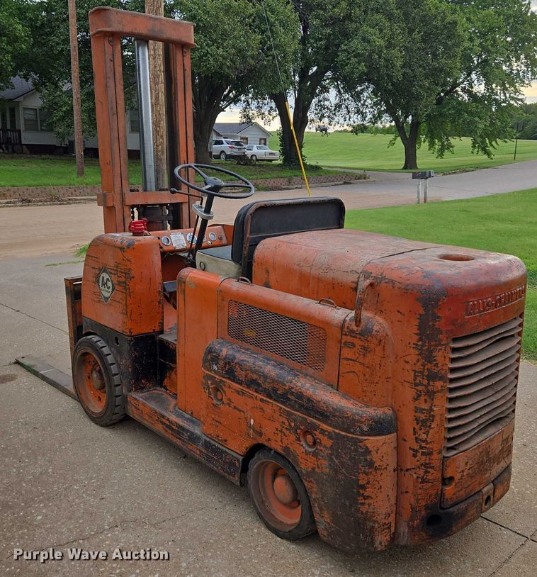 image for item EN8204 Allis-Chalmers FT 80 forklift