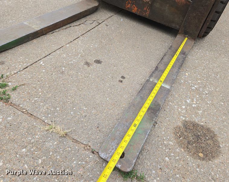 image for item EN8204 Allis-Chalmers FT 80 forklift