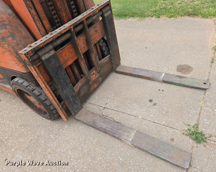 image for item EN8204 Allis-Chalmers FT 80 forklift