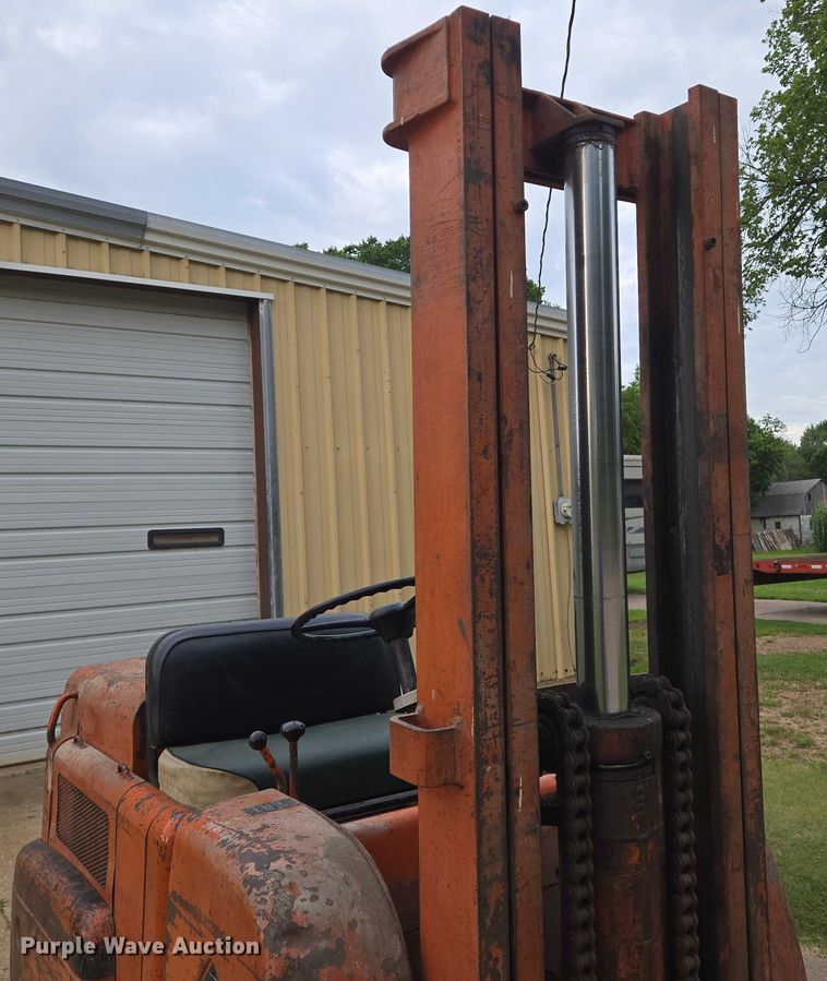 image for item EN8204 Allis-Chalmers FT 80 forklift