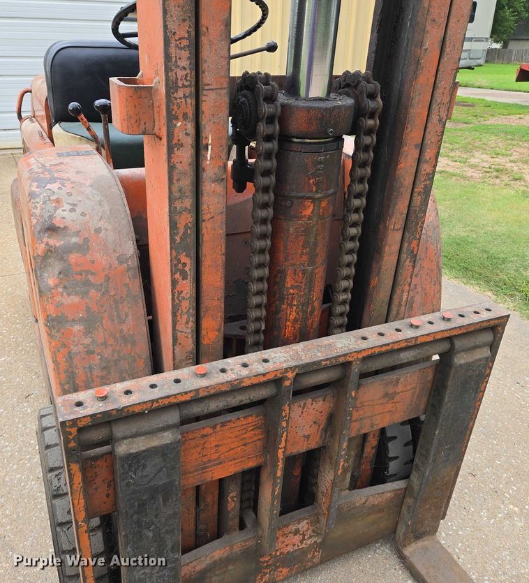 image for item EN8204 Allis-Chalmers FT 80 forklift