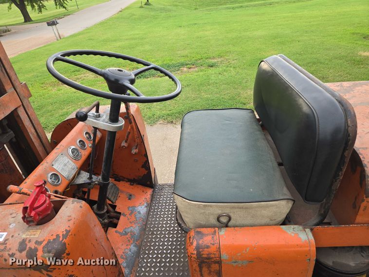 image for item EN8204 Allis-Chalmers FT 80 forklift