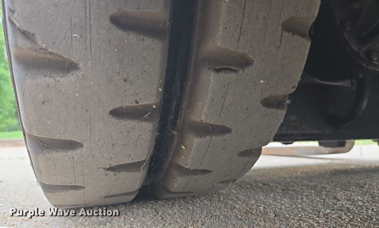 image for item EN8204 Allis-Chalmers FT 80 forklift