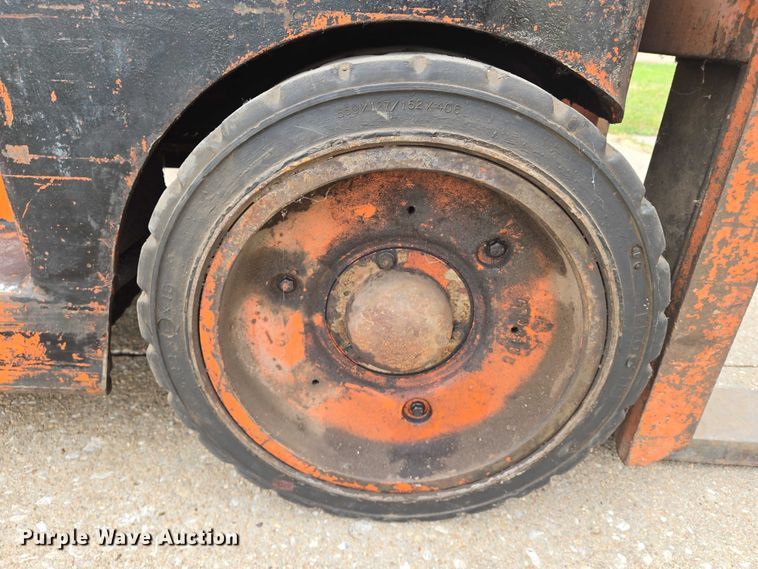 image for item EN8204 Allis-Chalmers FT 80 forklift