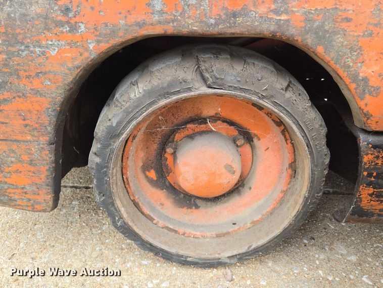 image for item EN8204 Allis-Chalmers FT 80 forklift