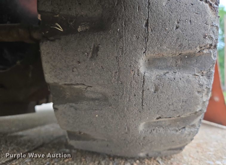 image for item EN8204 Allis-Chalmers FT 80 forklift