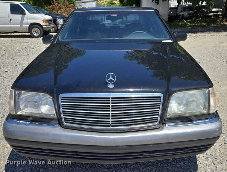 image for item EN8211 1996 Mercedes-Benz  S420 