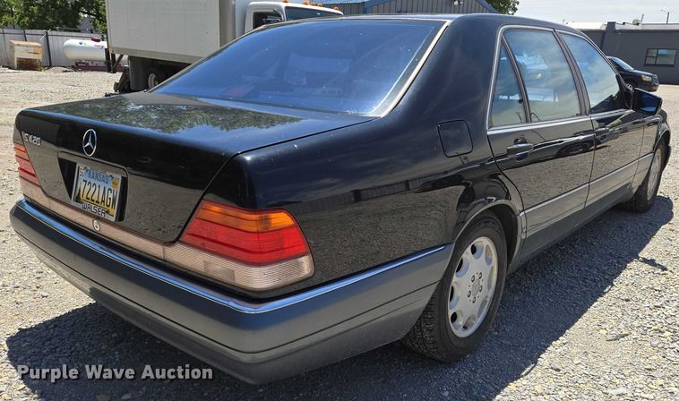 image for item EN8211 1996 Mercedes-Benz  S420 