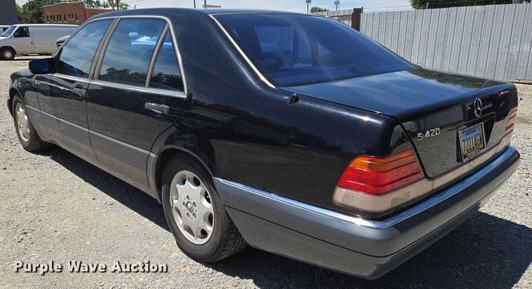 image for item EN8211 1996 Mercedes-Benz  S420 