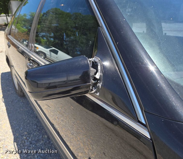 image for item EN8211 1996 Mercedes-Benz  S420 