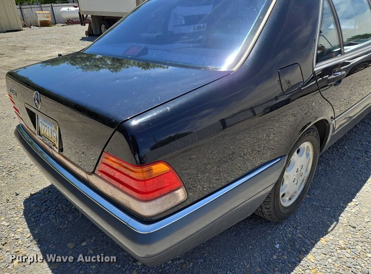 image for item EN8211 1996 Mercedes-Benz  S420 