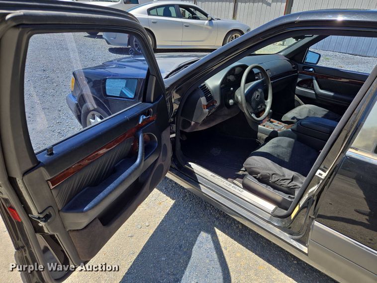 image for item EN8211 1996 Mercedes-Benz  S420 