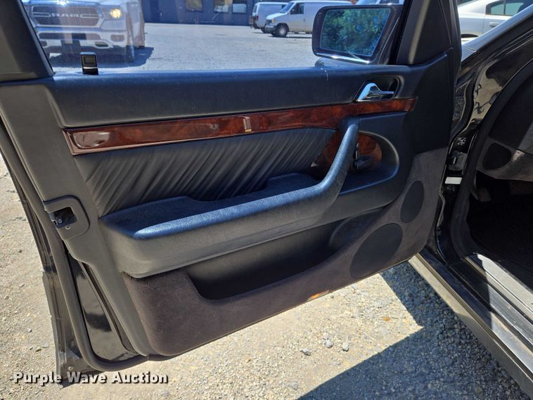 image for item EN8211 1996 Mercedes-Benz  S420 