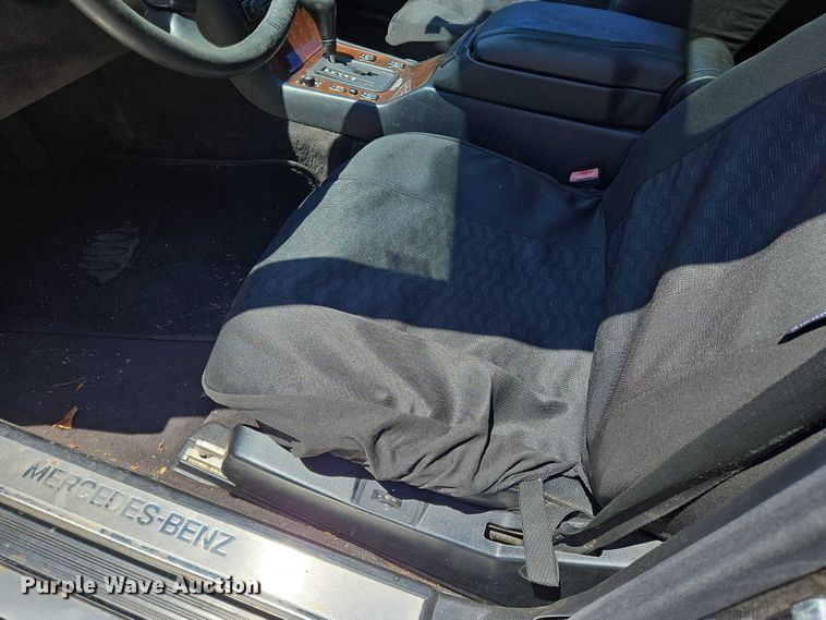 image for item EN8211 1996 Mercedes-Benz  S420 