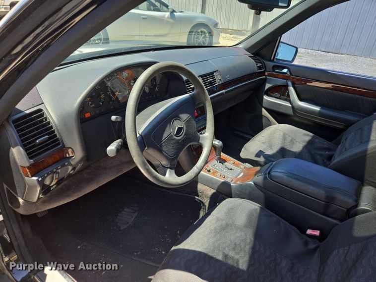 image for item EN8211 1996 Mercedes-Benz  S420 