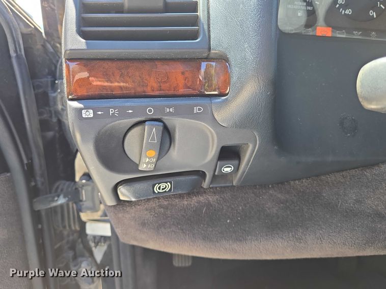 image for item EN8211 1996 Mercedes-Benz  S420 