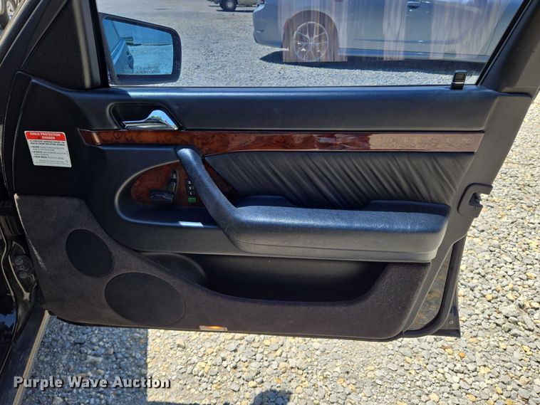 image for item EN8211 1996 Mercedes-Benz  S420 