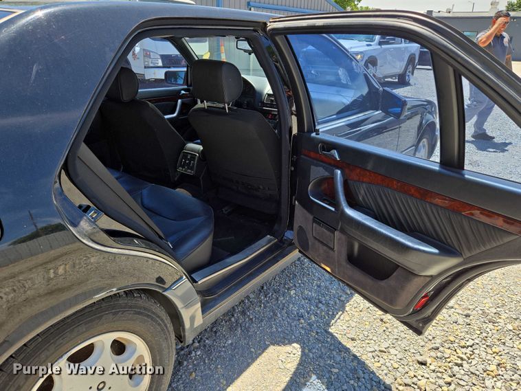 image for item EN8211 1996 Mercedes-Benz  S420 